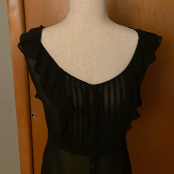 Apostrophe sleeveless, round neckline black chiffon top. Size L. Front buttons . - Picture 4 of 17